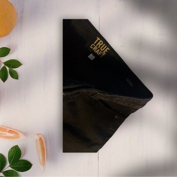 True Craft Black Denim Jean Embroidered Flower Ankle Capri Skinny Jeans - Sz 12 - Picture 4 of 6